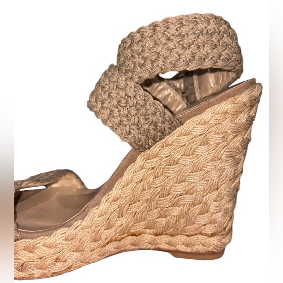 Stuart Weitzman
Alex Crochet Wedge Sandal - Picture 13 of 15
